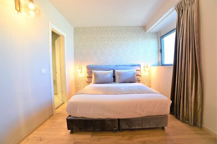 Room 4 of 49