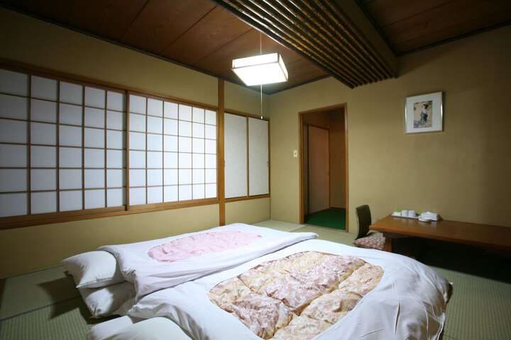 Room 10 of 40