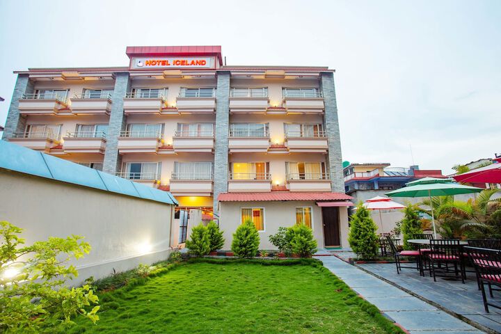 Hotel Exterior 80 of 82