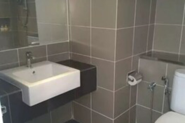 Room 3 of 10