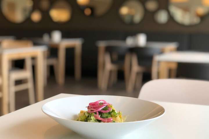 Dining 7 of 13