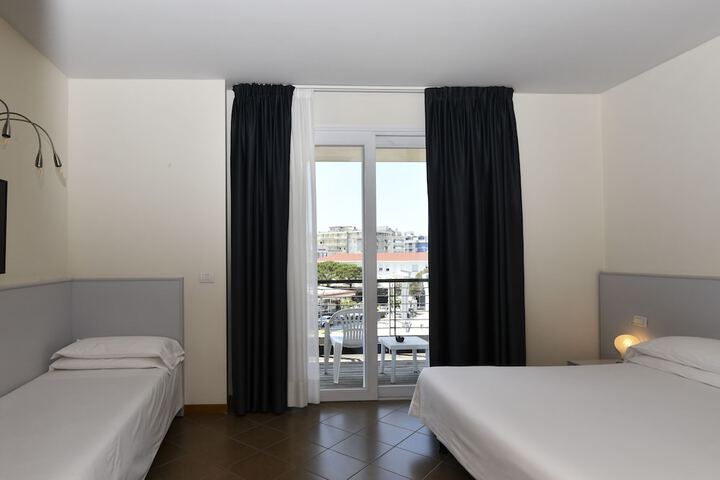 Room 58 of 102