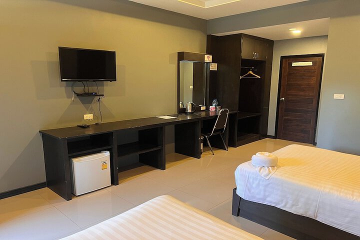 Room 28 of 46