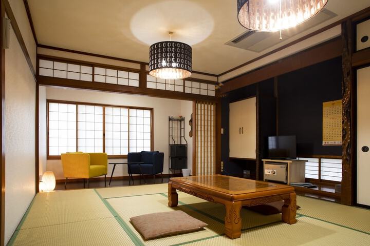 Room 8 of 51