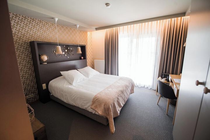 Room 2 of 24