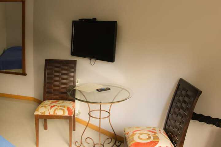 Room 6 of 31