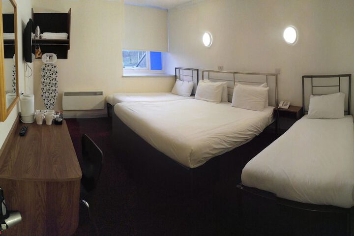 Room 83 of 236