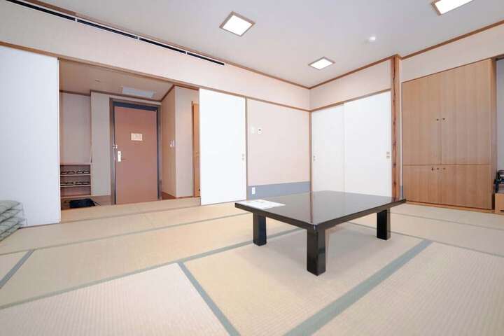 Room 25 of 60