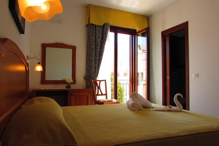 Room 14 of 45