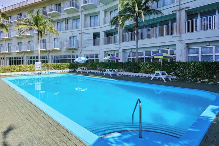 Pool Hotel