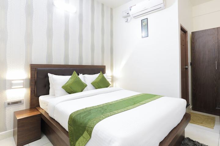 Room 43 of 63