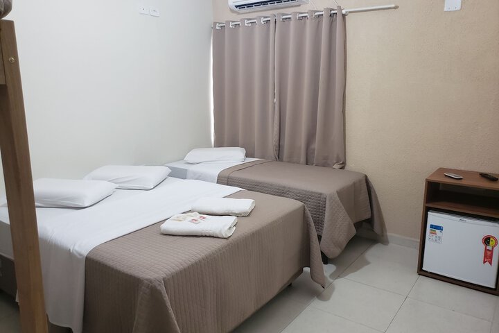 Room 6 of 33