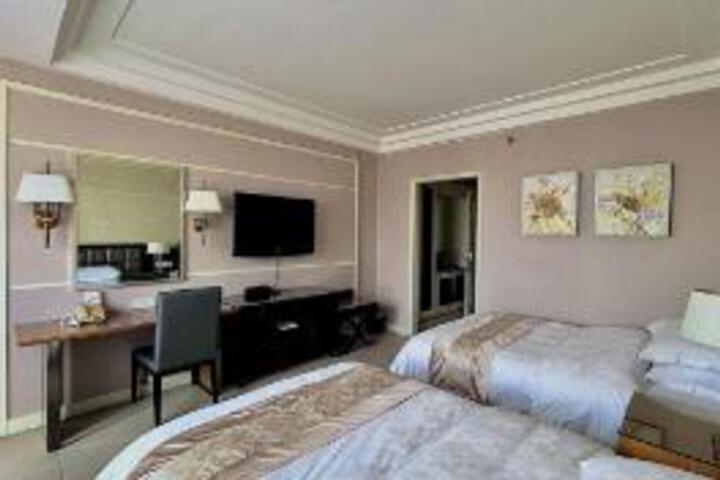 Room 6 of 6