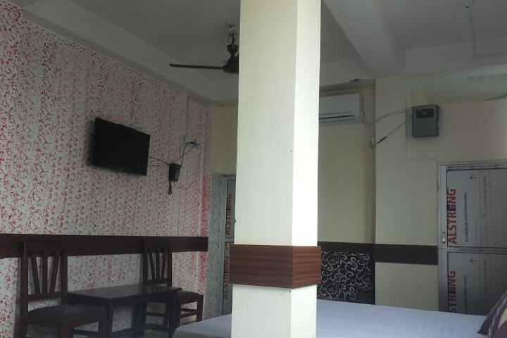 Room 9 of 24