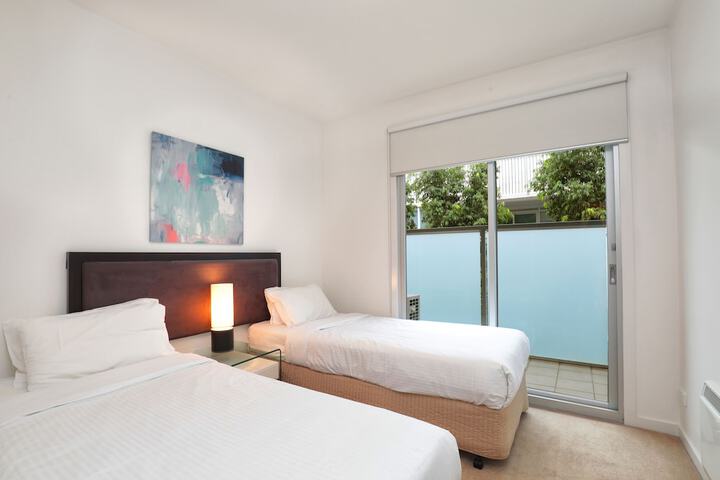 Room 6 of 34