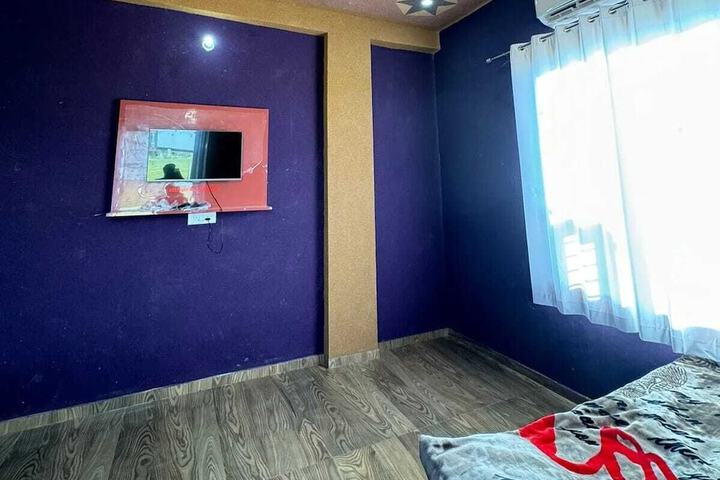 Room 12 of 28