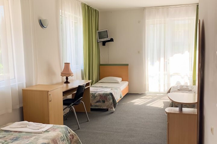 Room 10 of 36