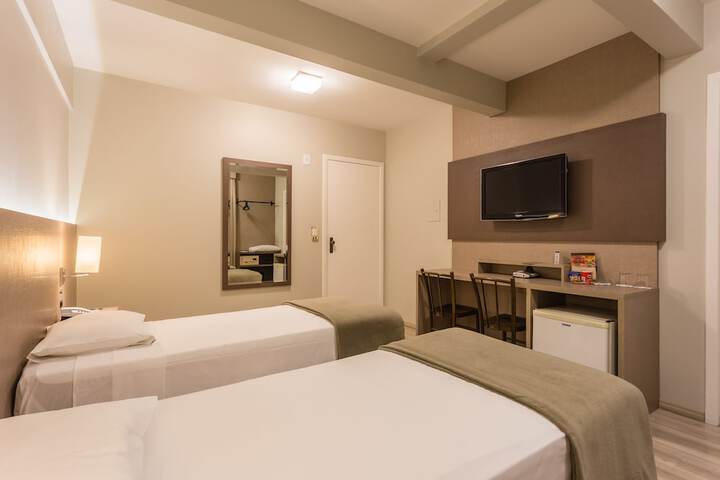 Room 10 of 25