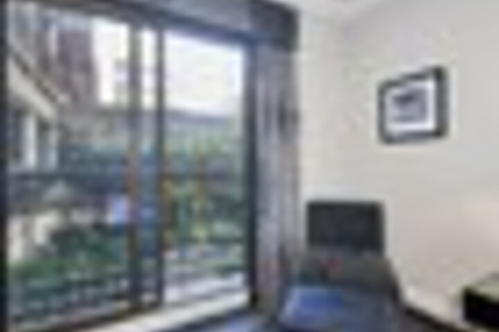 Room 5 of 156