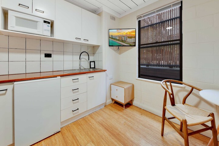 Room 28 of 46