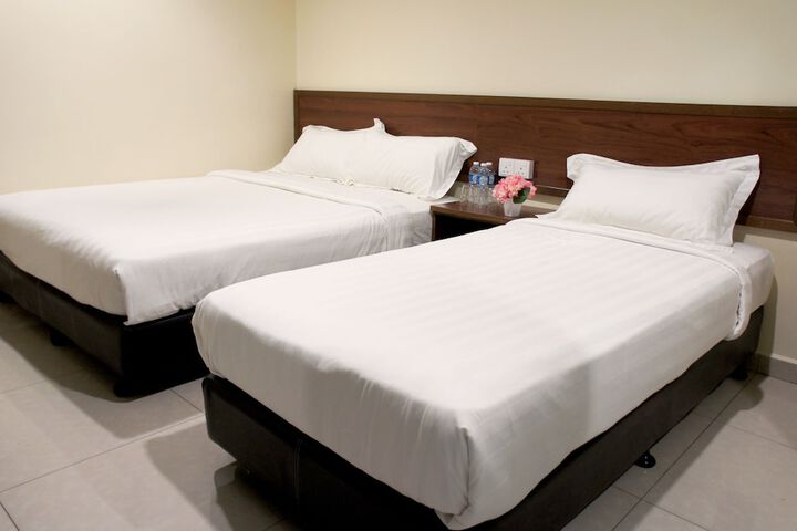 Room 9 of 25