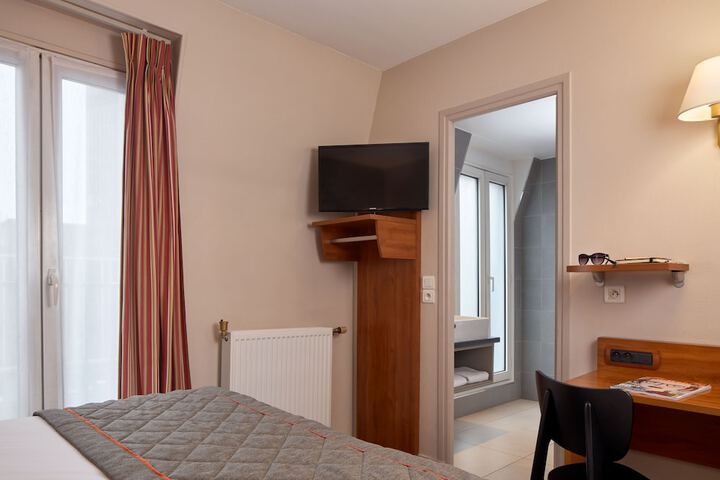 Room 22 of 49