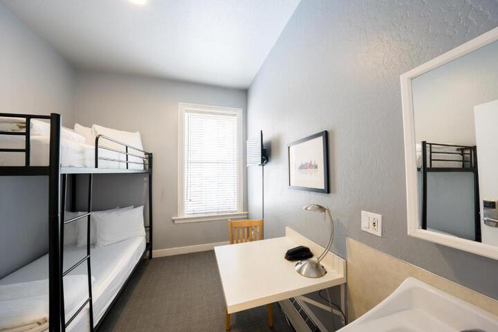 Double Bed Shared Bathroom (5 of 6)