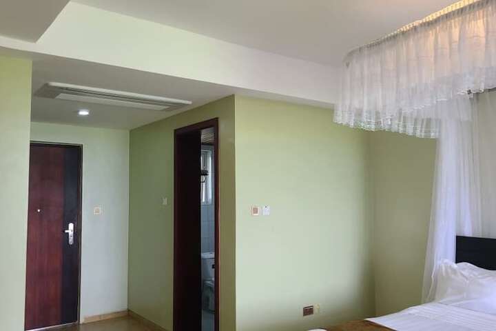 Room 73 of 150