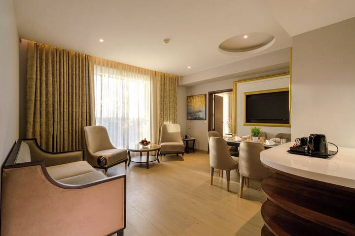 Room 14 of 38