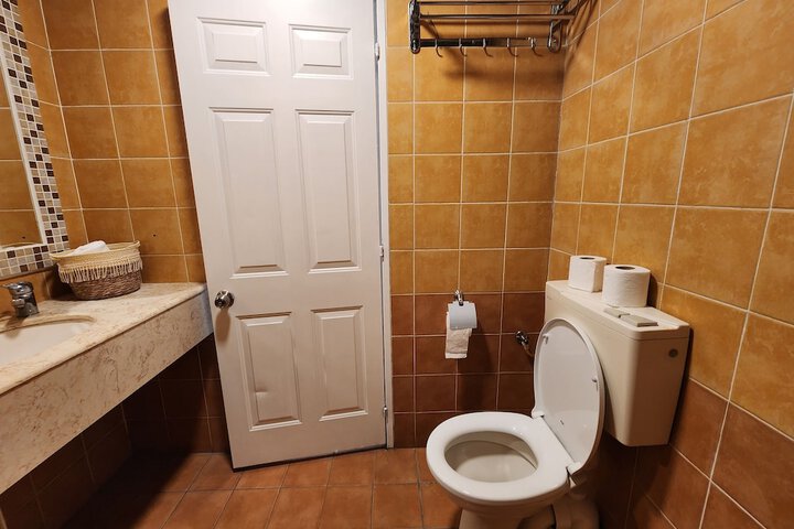 Room 108 of 141