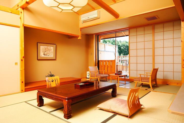 Room 2 of 69