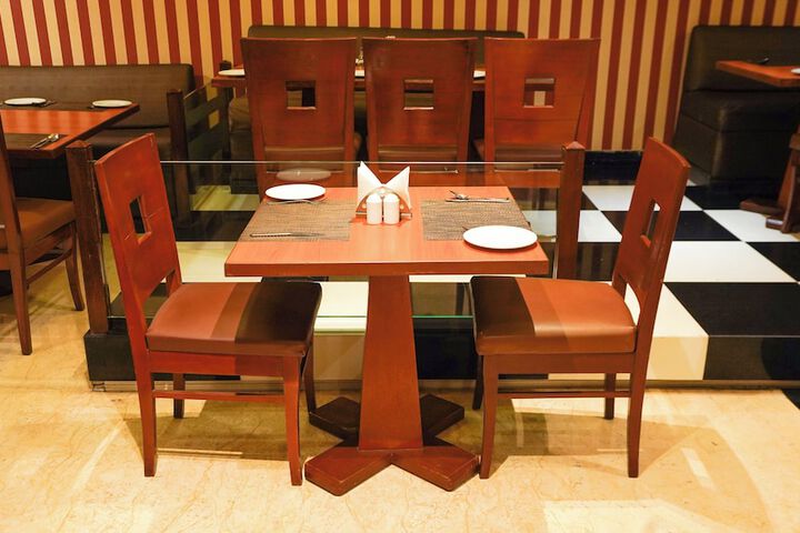 Dining 30 of 52