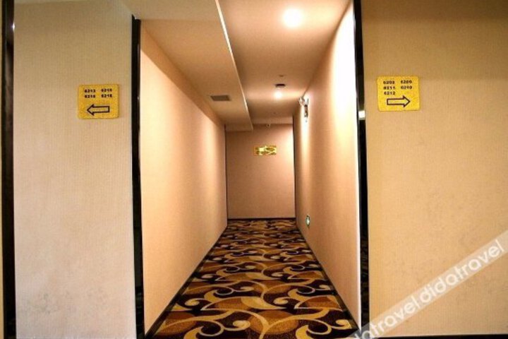 Litian Bianjie Hotel