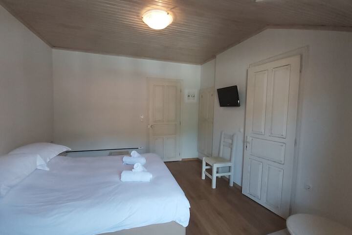 Room 56 of 446
