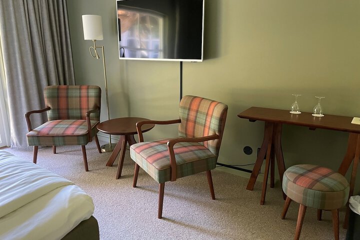 Room 17 of 66