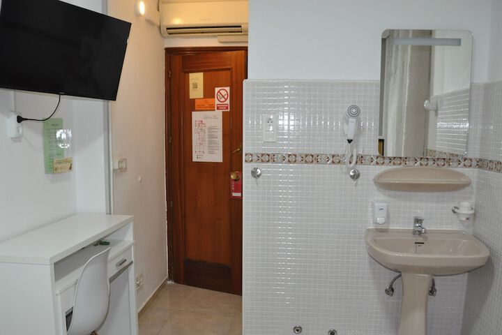 Room 29 of 53