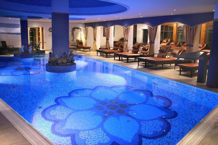 Pool 12 of 43