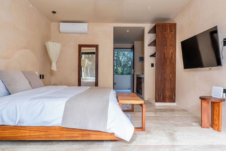 Room 20 of 42