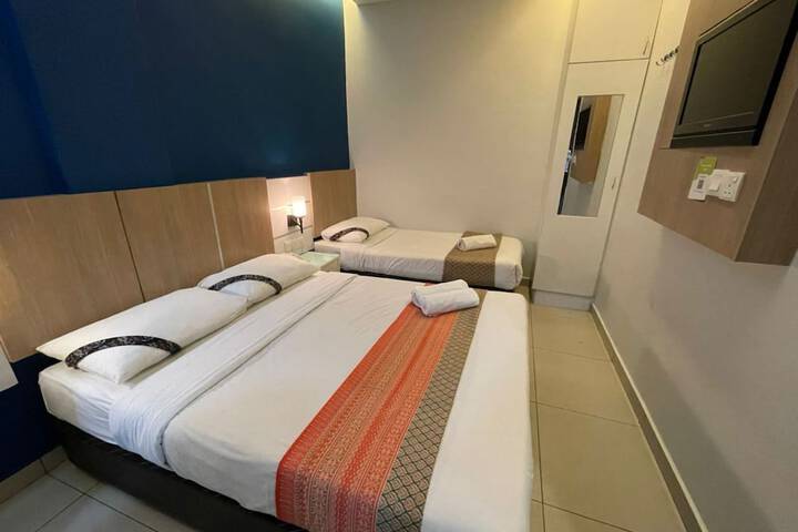 Room 5 of 30