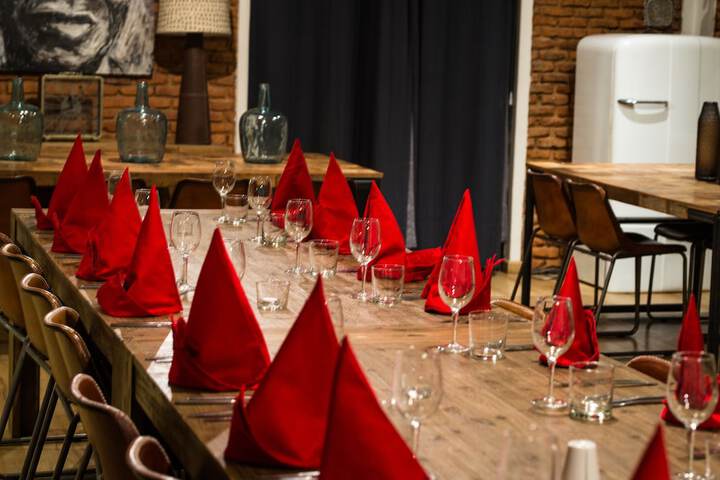 Dining 103 of 158