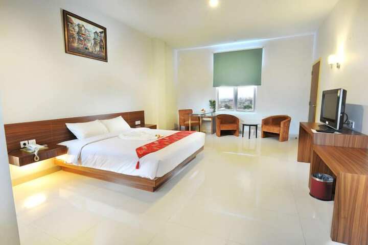 Room 2 of 7