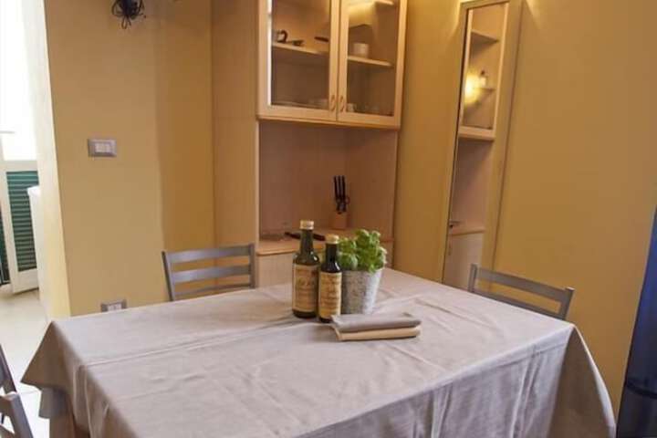 Room 9 of 22