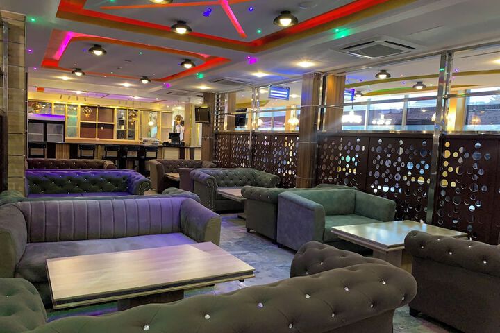 Lounge 34 of 41