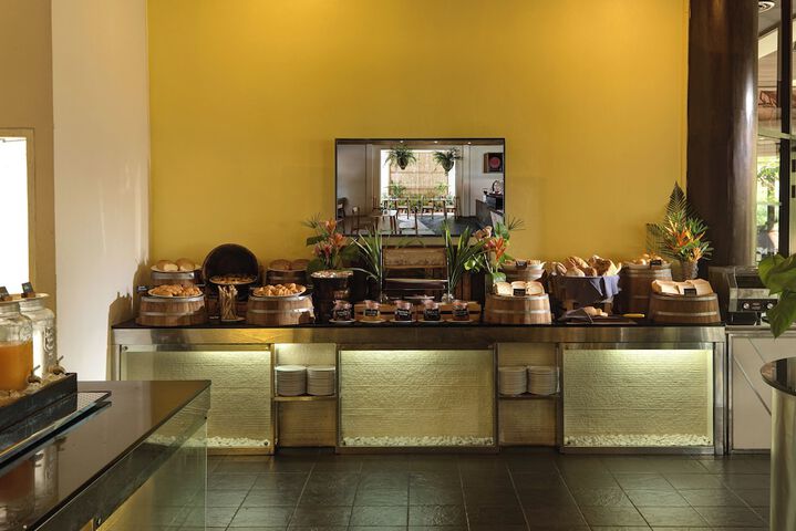 Breakfast/Coffee Service 96 of 141