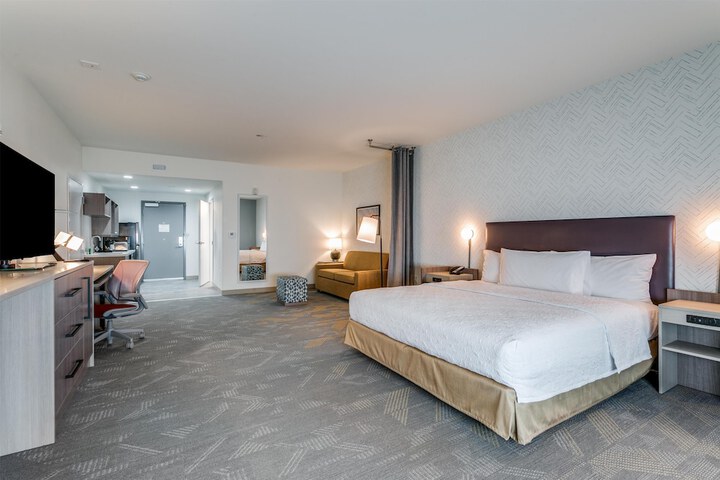 Room 6 of 23