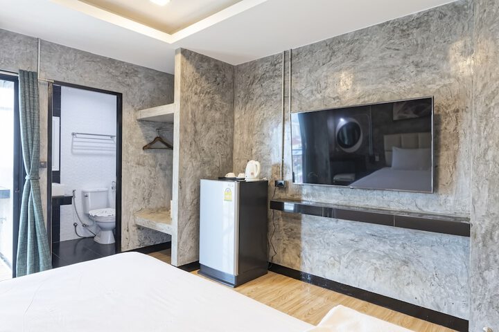 Room 4 of 39
