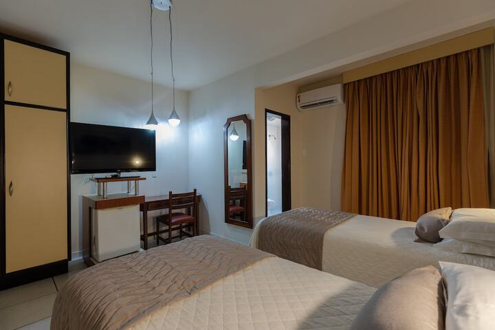 Room 13 of 31
