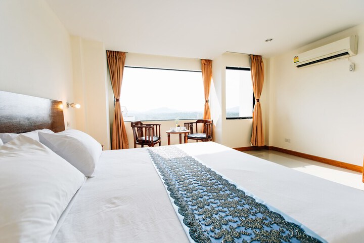 Room 14 of 76