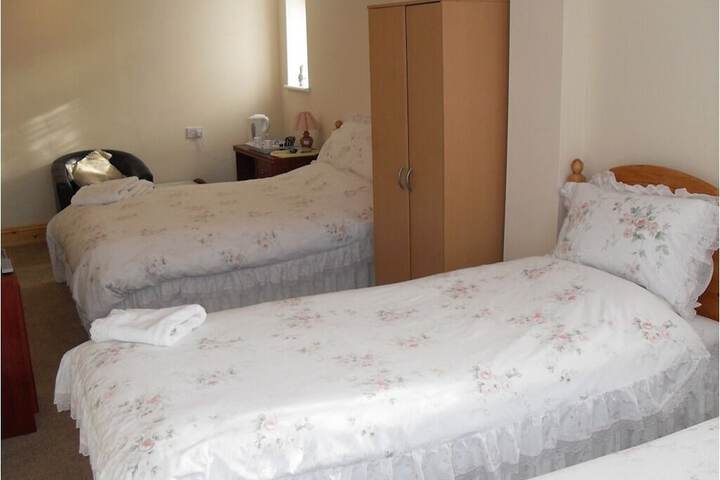 Room 2 of 12