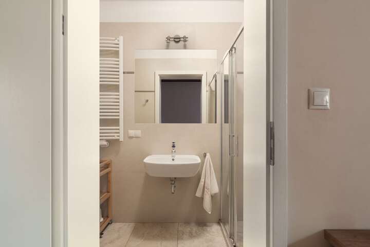 Room 65 of 158